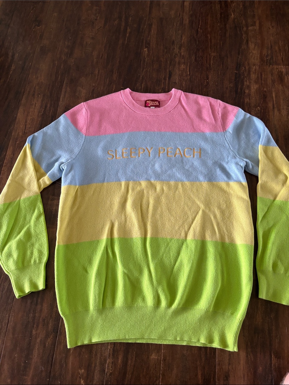 Sleepy peach sweater
